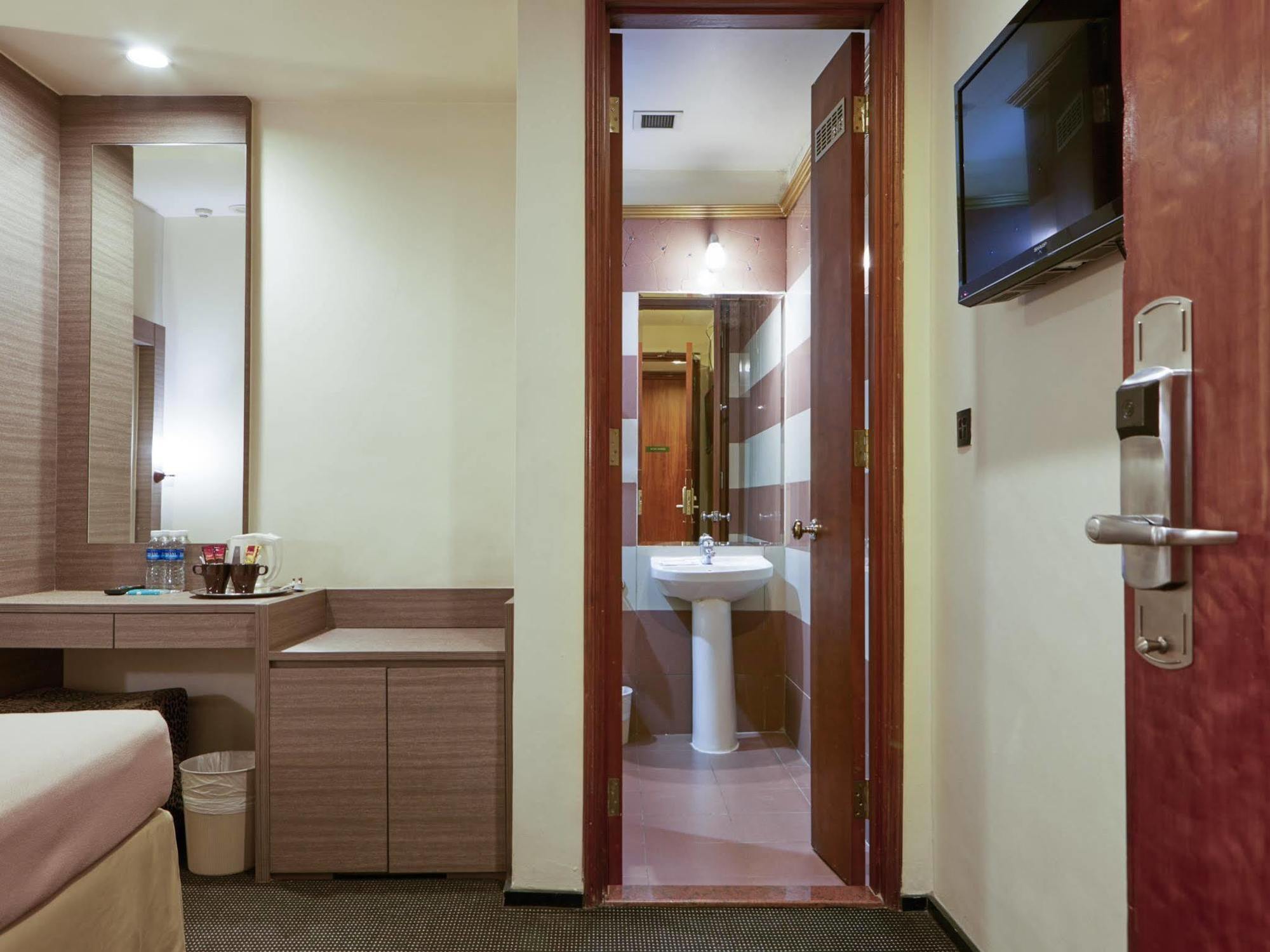 Classique Hotel Сингапур Екстериор снимка
